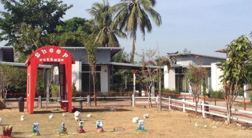 Sixty-Nine Resort Nakhon Phanom Exterior foto